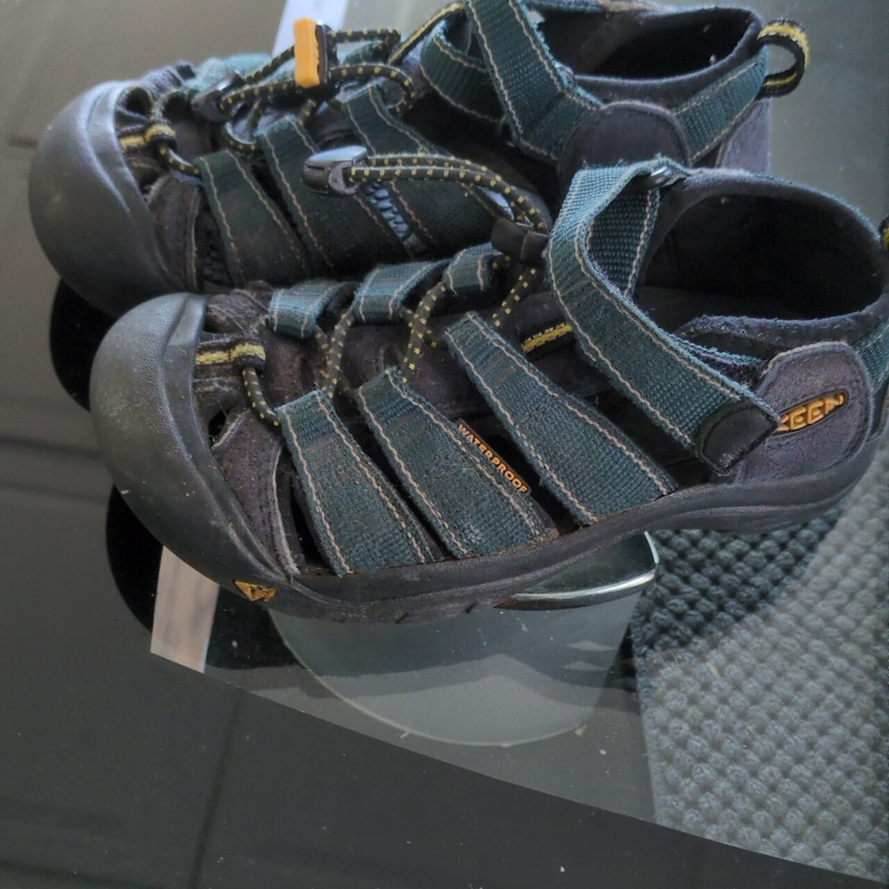 Keen waterproof boys sandals
